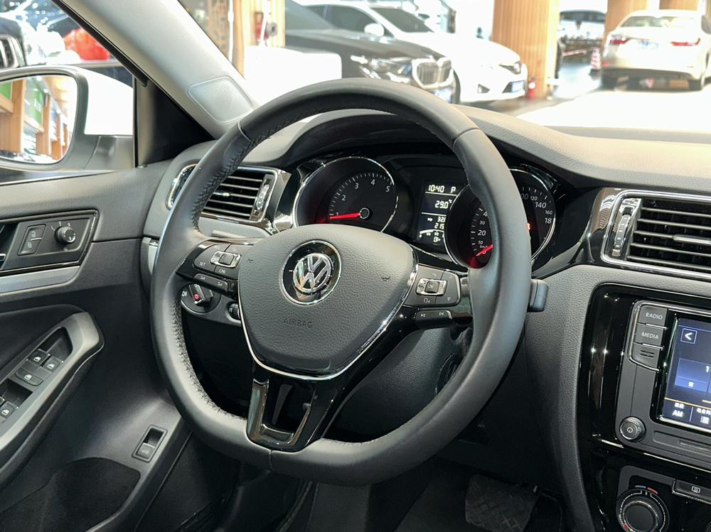 Volkswagen Sagitar