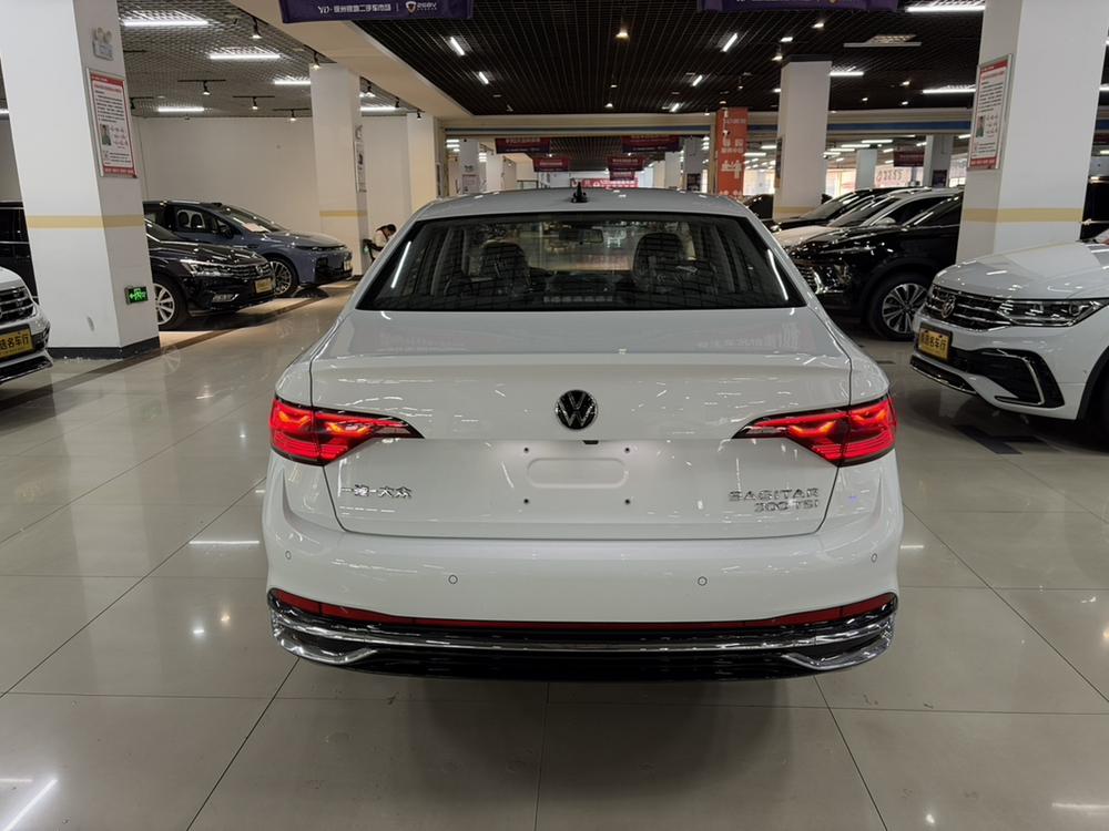 Volkswagen Sagitar
