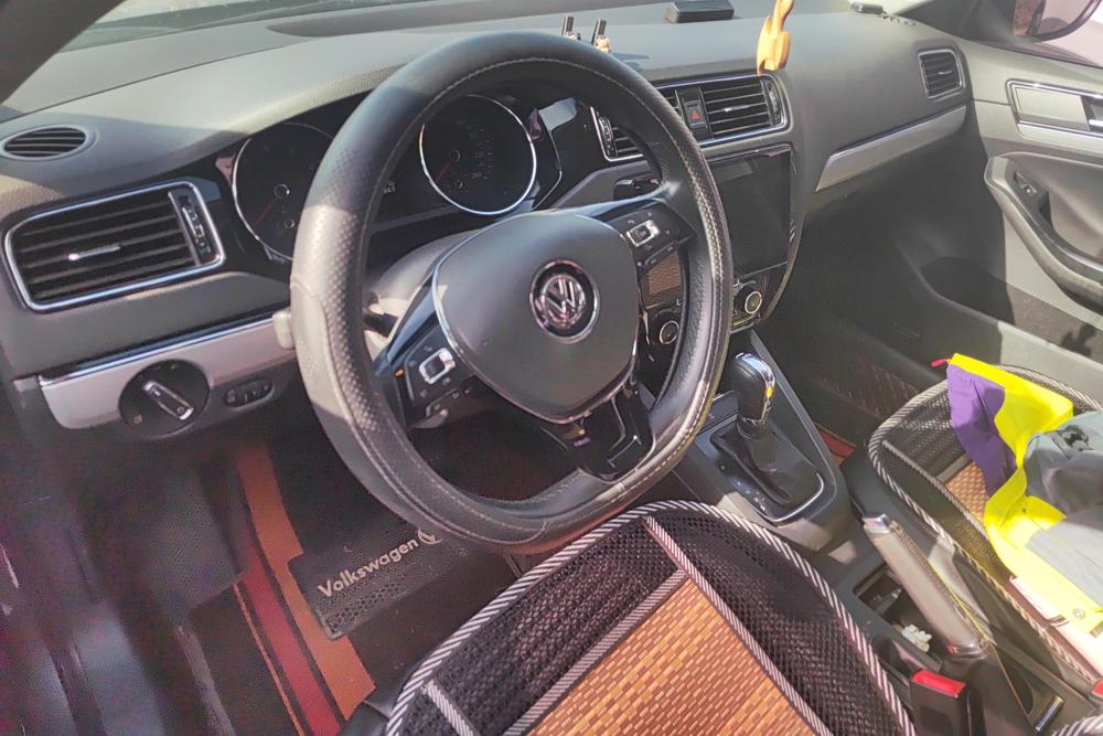 Volkswagen Sagitar