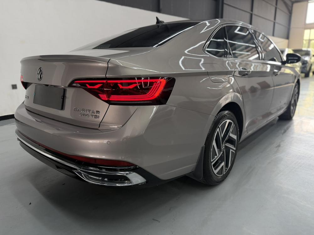 Volkswagen Sagitar