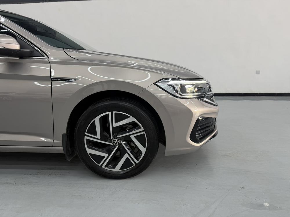Volkswagen Sagitar