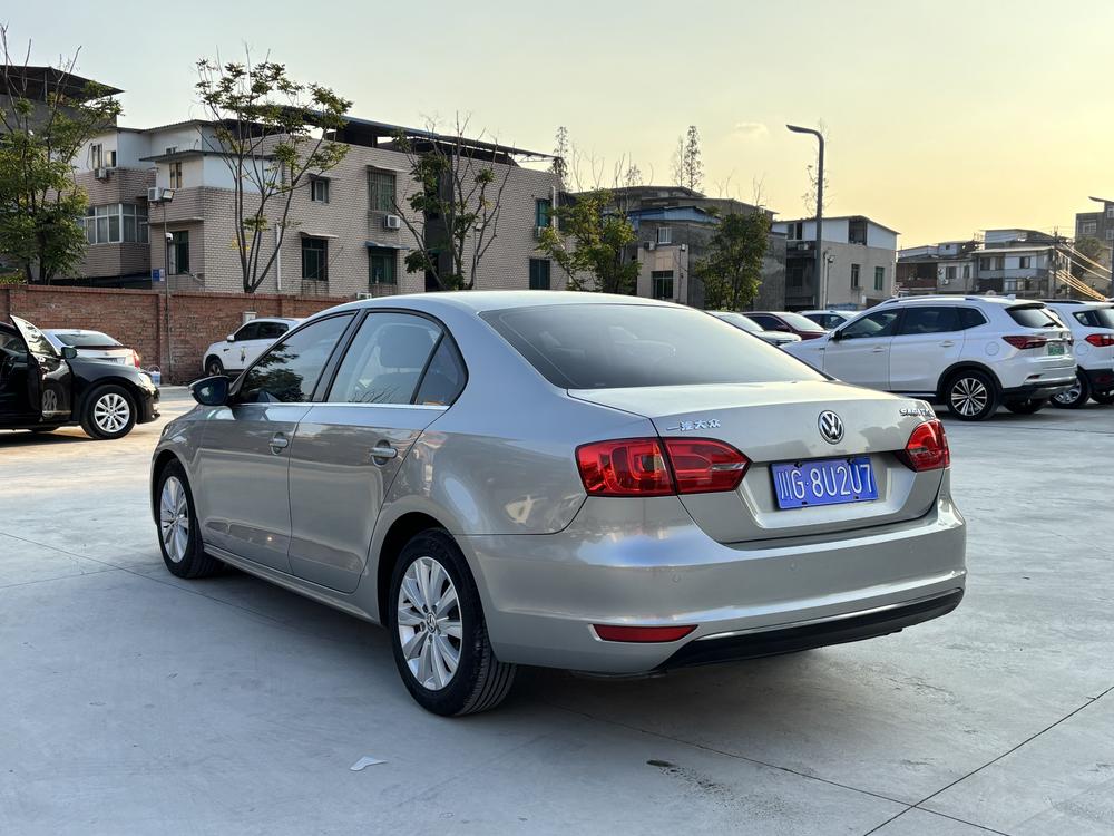 Volkswagen Sagitar