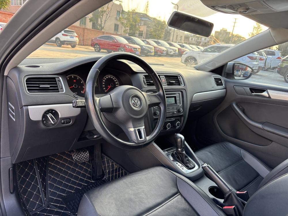 Volkswagen Sagitar