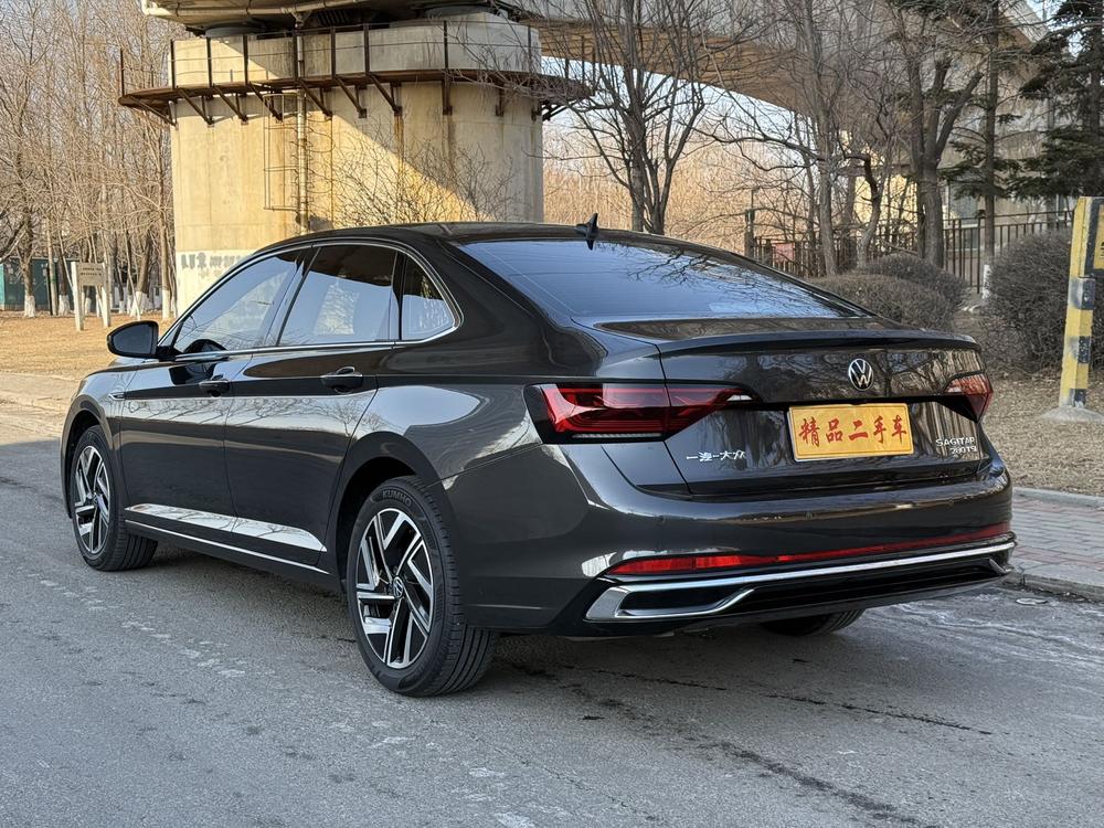 Volkswagen Sagitar