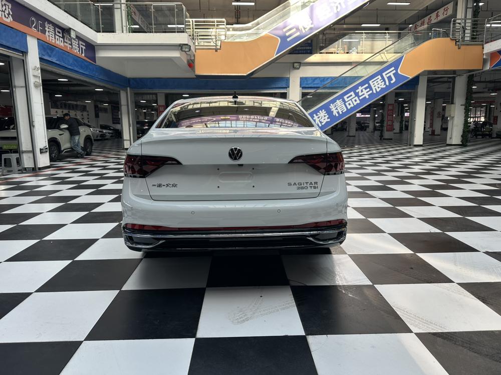 Volkswagen Sagitar