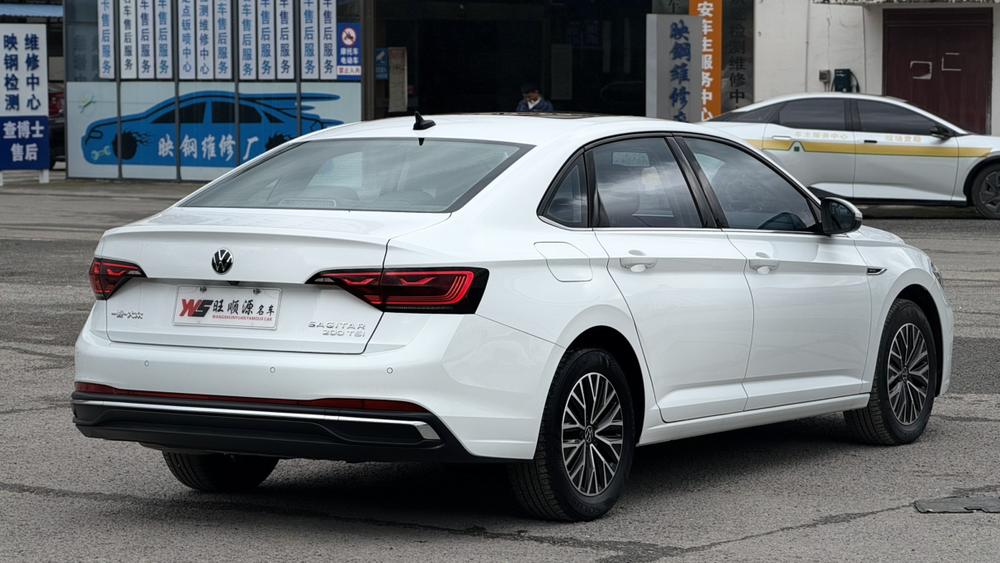 Volkswagen Sagitar
