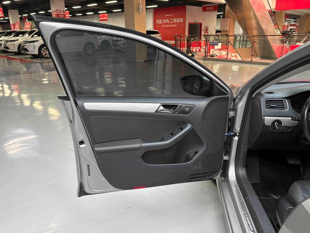 Volkswagen Sagitar
