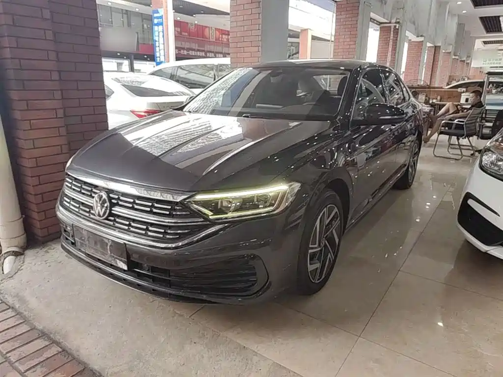 Volkswagen Sagitar