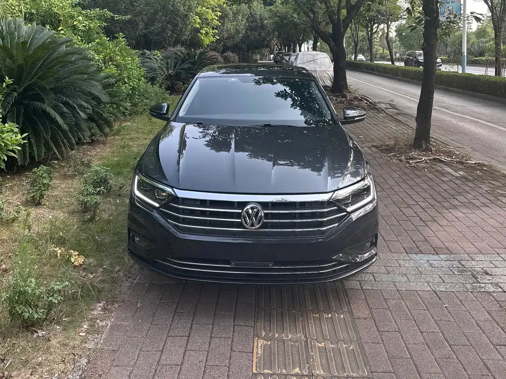 Volkswagen Sagitar