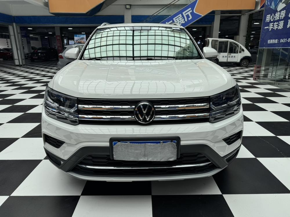 Volkswagen Tharu