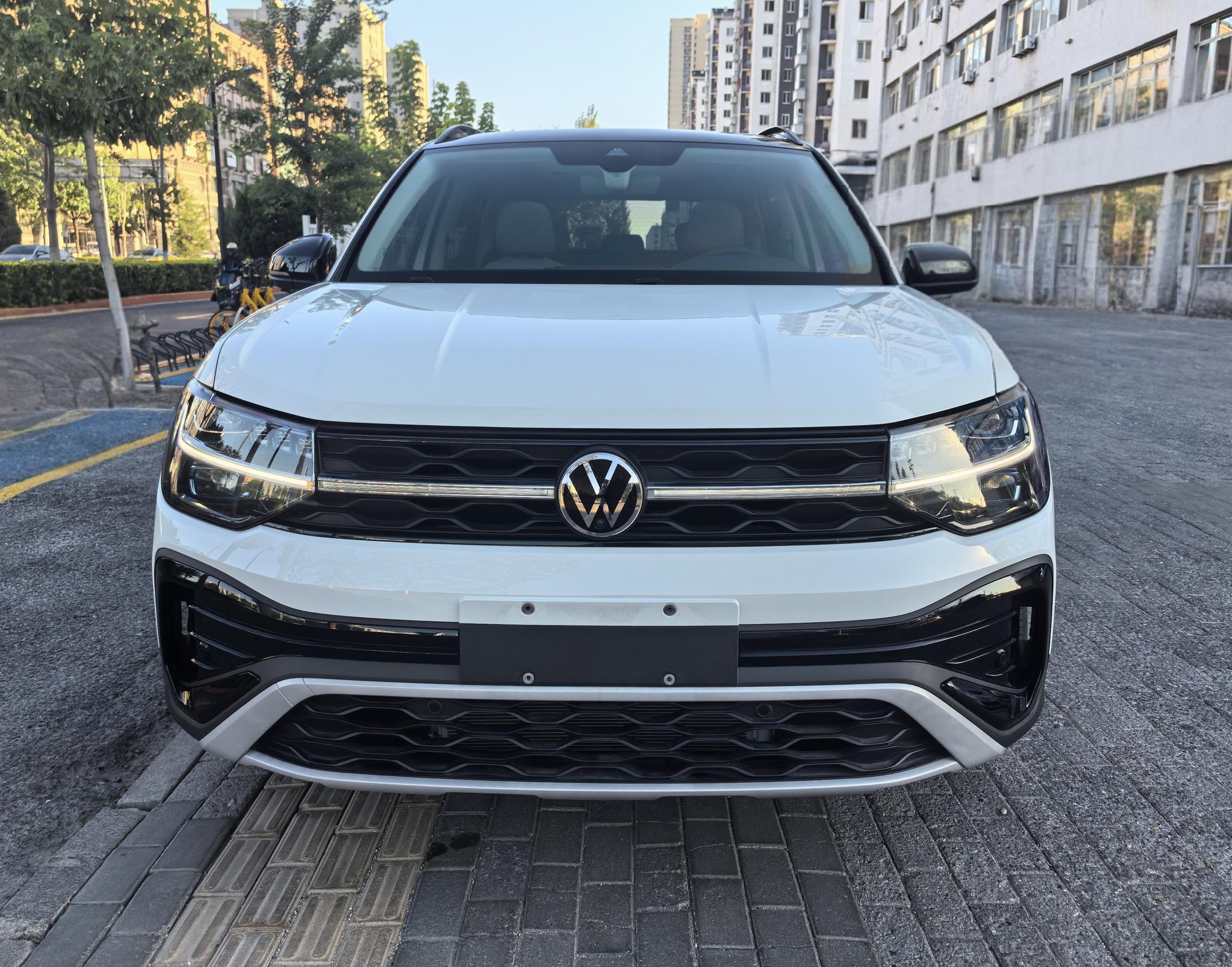 Volkswagen Tharu