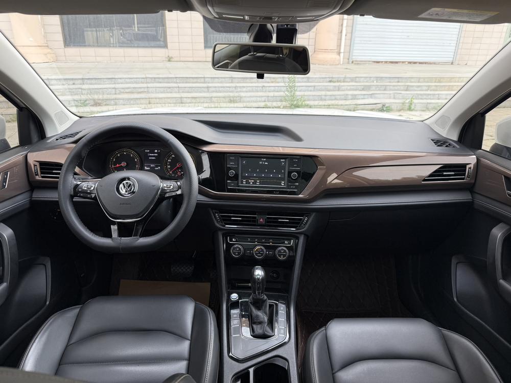 Volkswagen Tharu