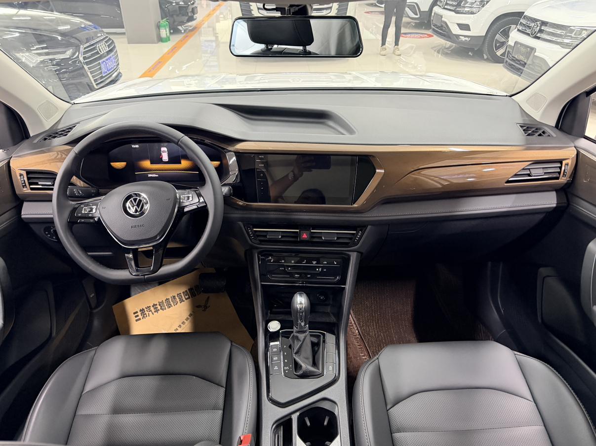 Volkswagen Tharu