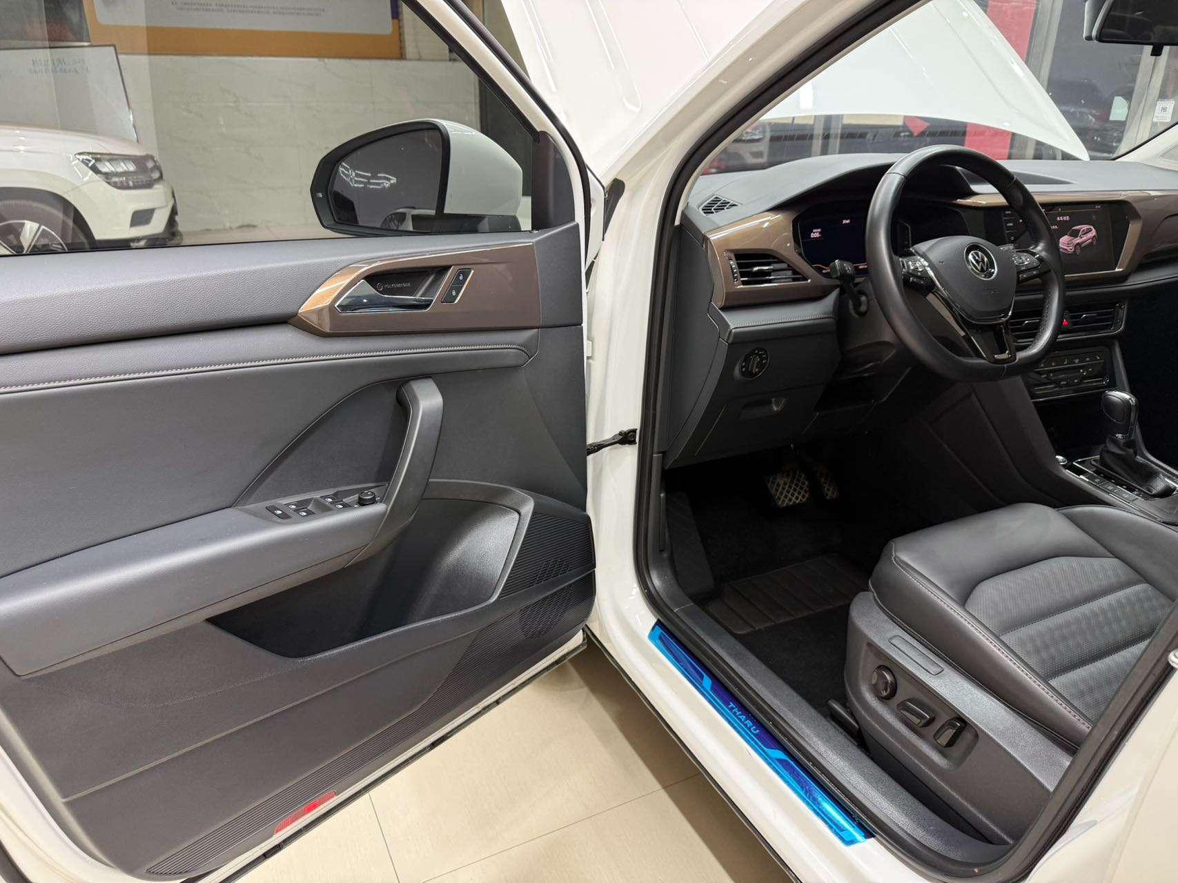 Volkswagen Tharu