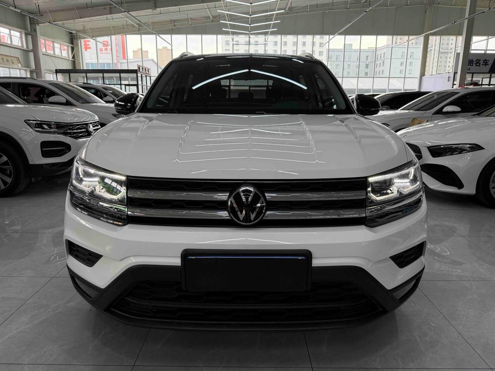 Volkswagen Tharu