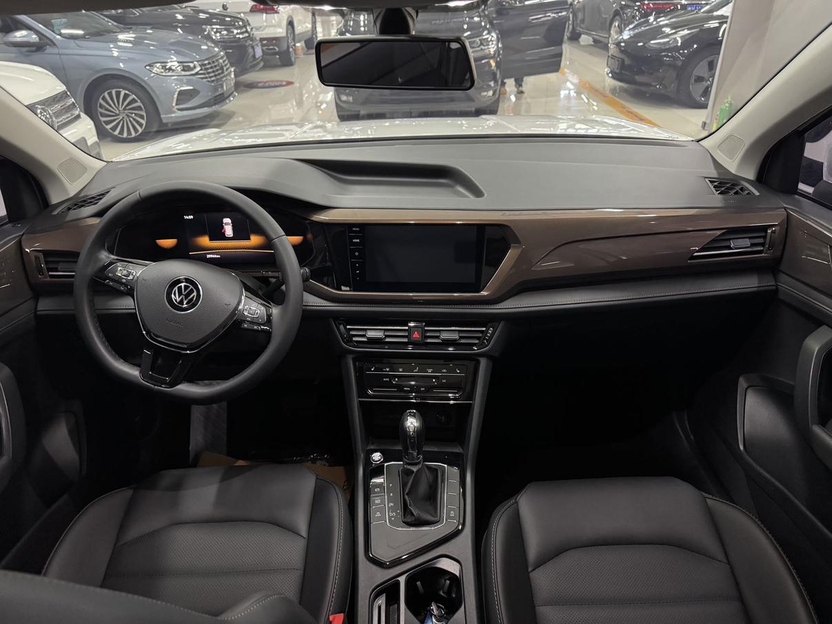 Volkswagen Tharu