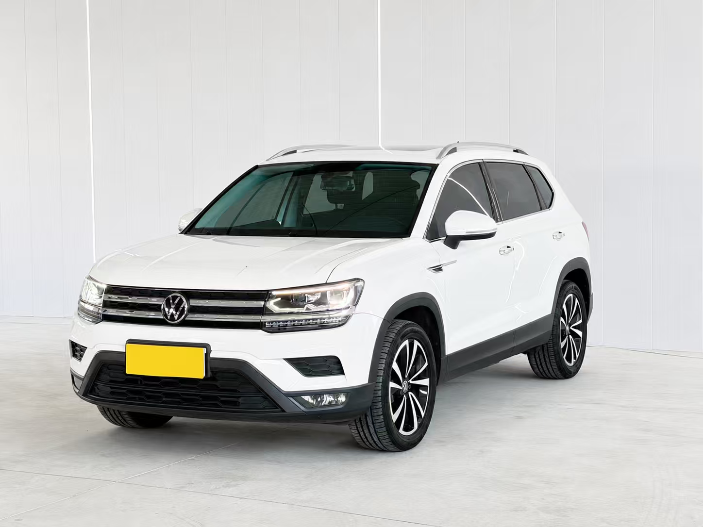 Volkswagen Tharu