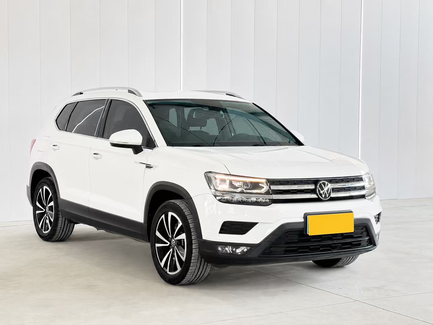 Volkswagen Tharu