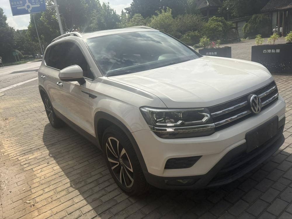 Volkswagen Tharu