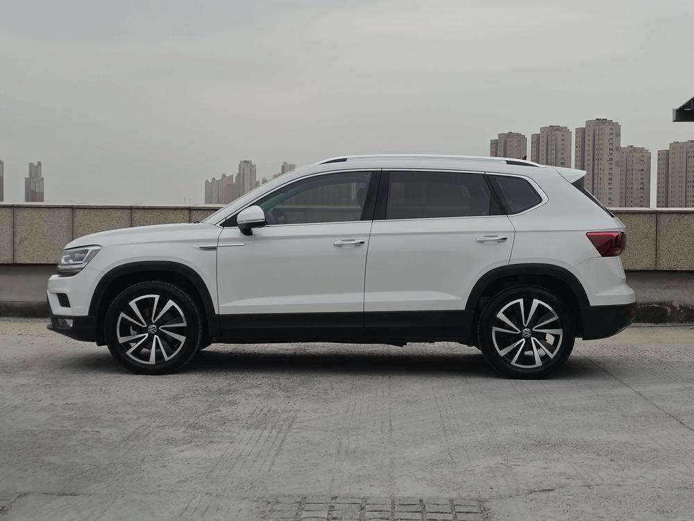Volkswagen Tharu
