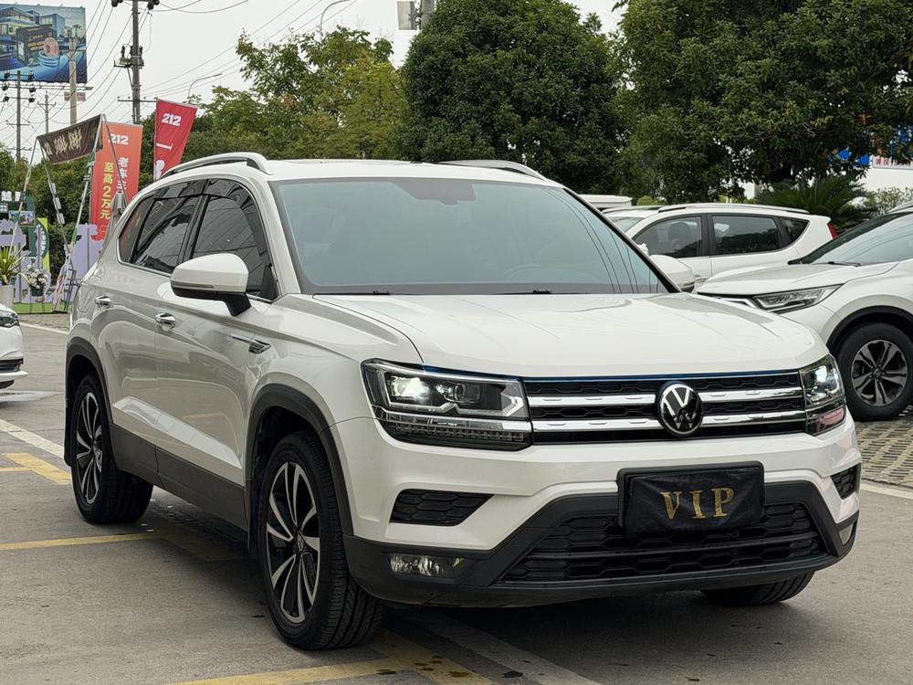 Volkswagen Tharu