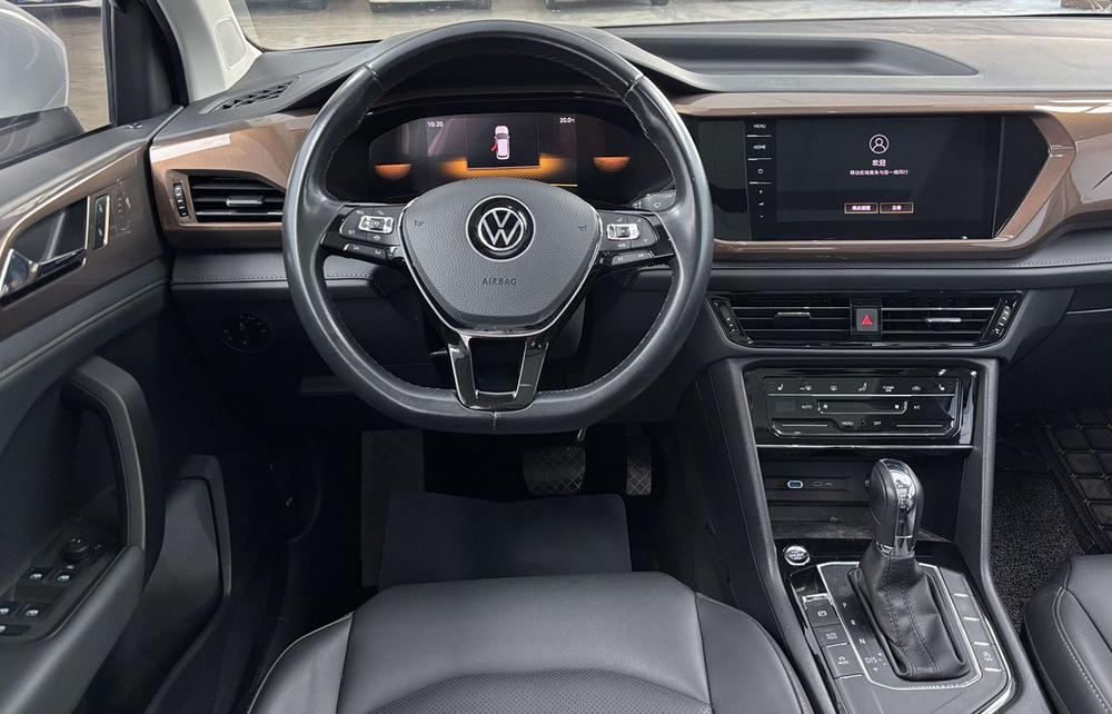 Volkswagen Tharu