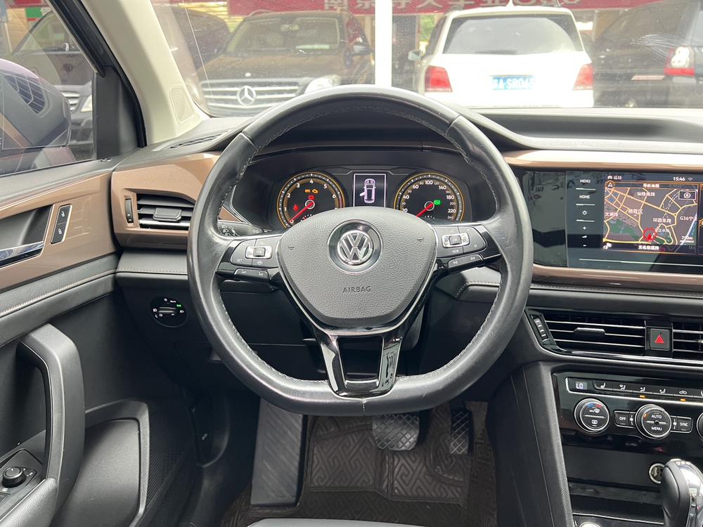 Volkswagen Tharu