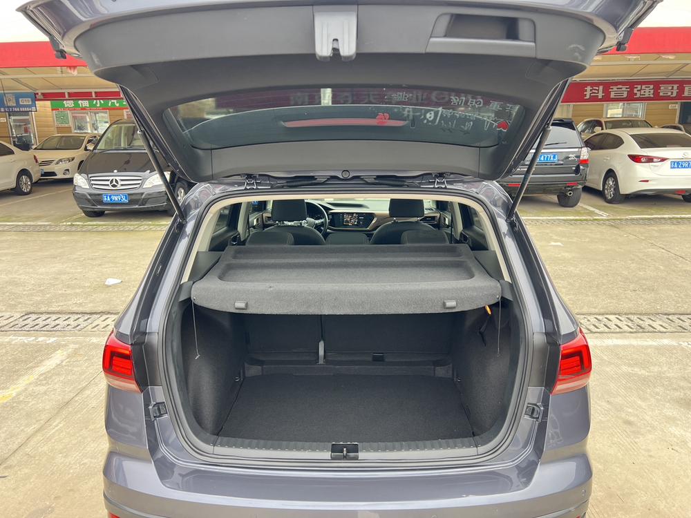 Volkswagen Tharu