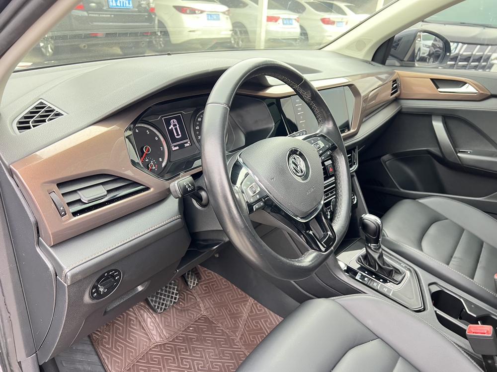 Volkswagen Tharu