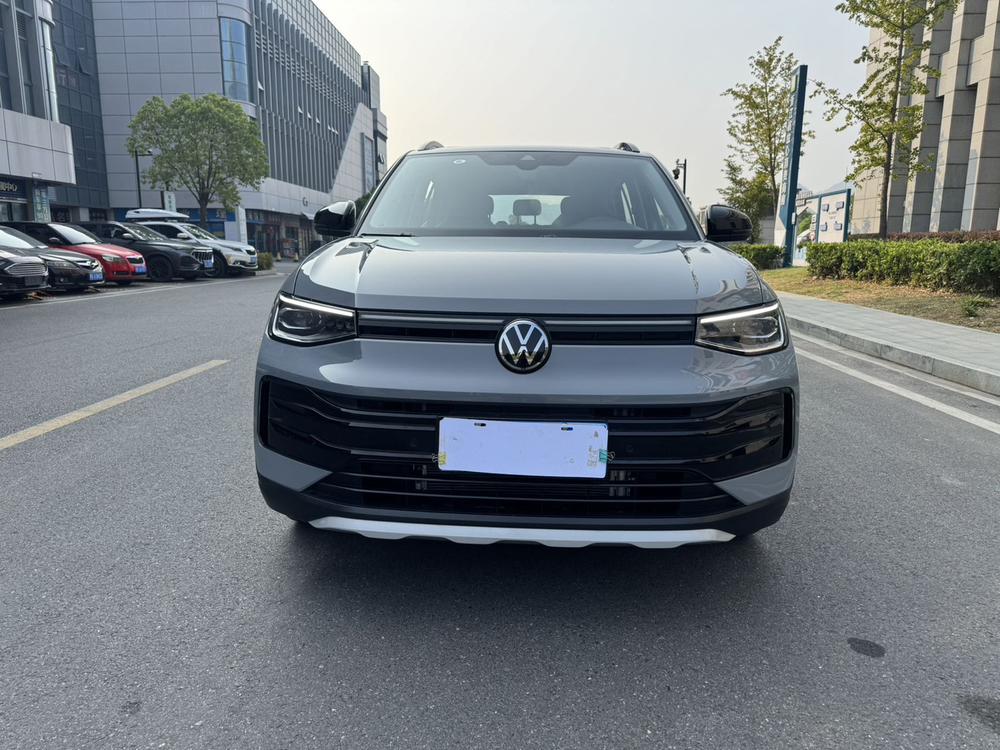 Volkswagen Tharu