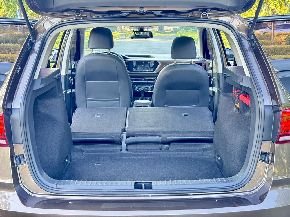 Volkswagen Tharu