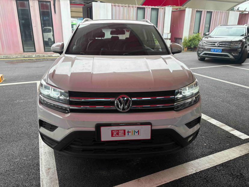 Volkswagen Tharu