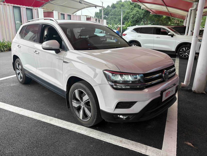 Volkswagen Tharu
