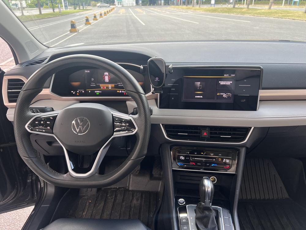 Volkswagen Tharu