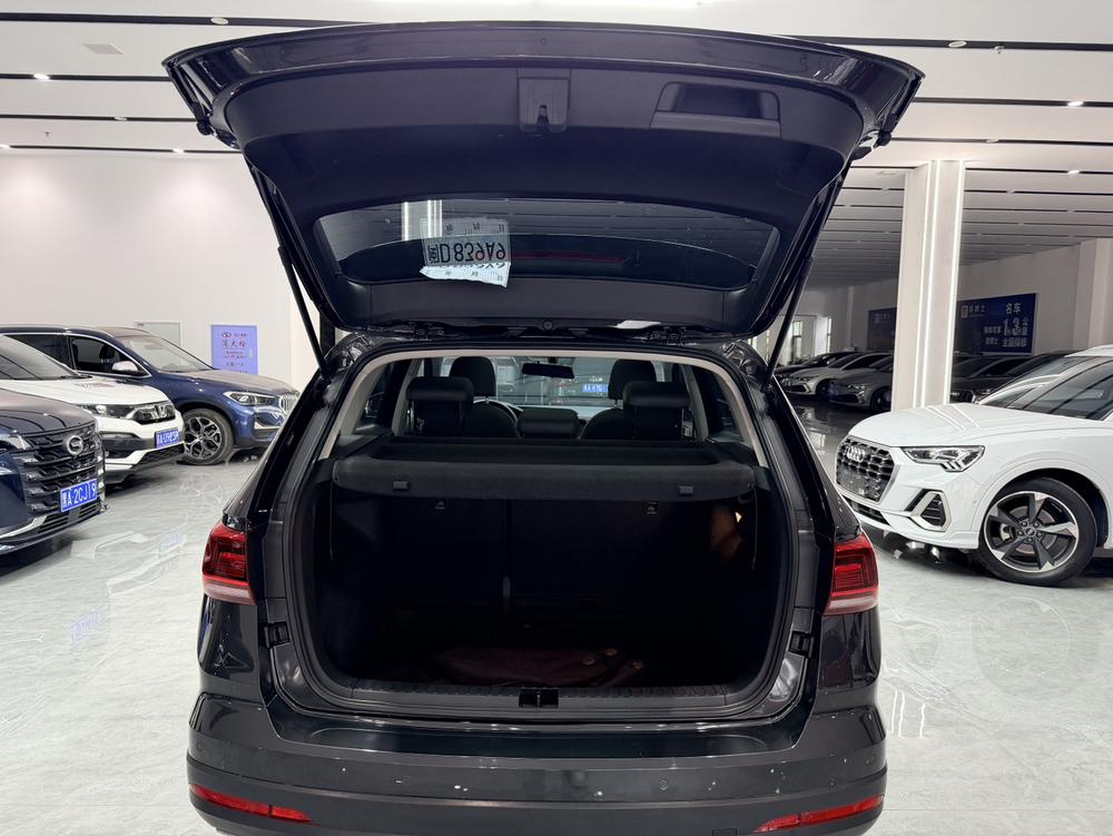Volkswagen Tharu