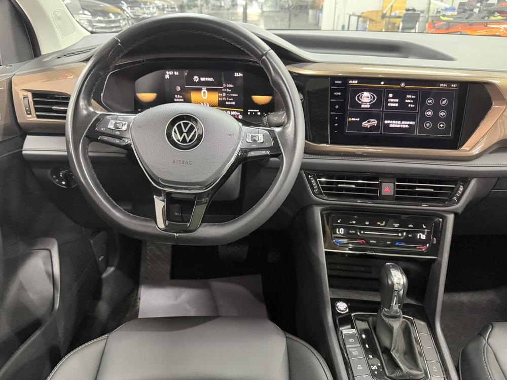 Volkswagen Tharu
