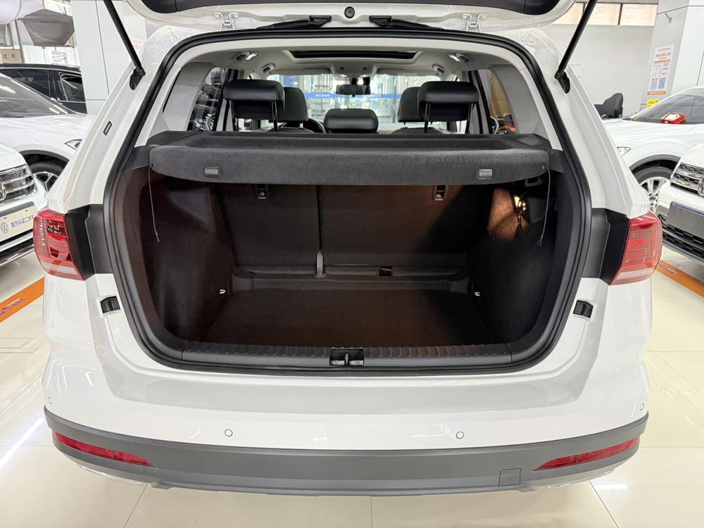 Volkswagen Tharu
