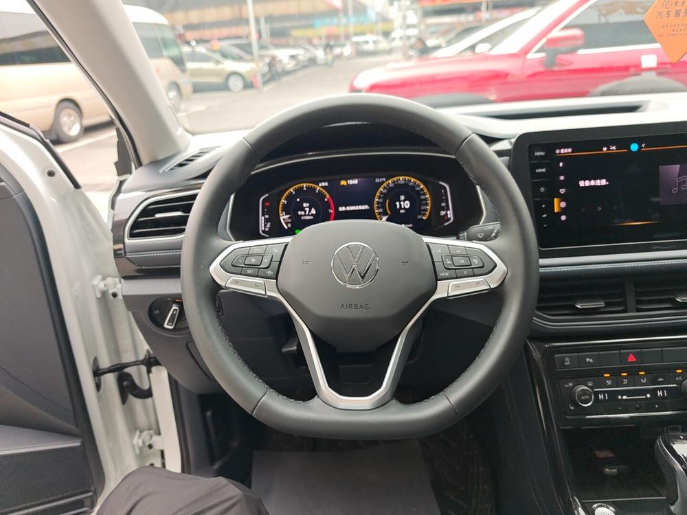 Volkswagen Tharu