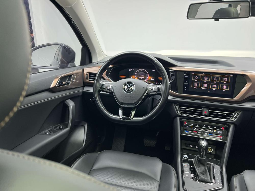 Volkswagen Tharu