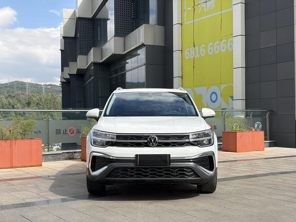 Volkswagen Tharu