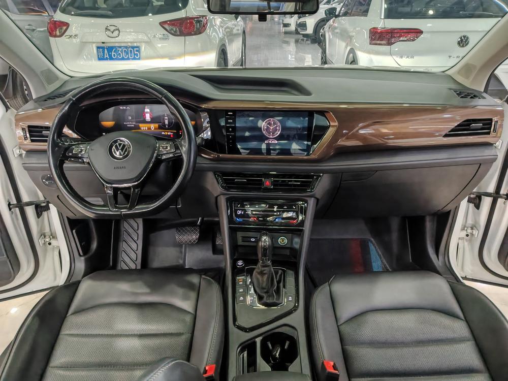 Volkswagen Tharu