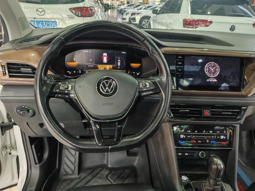 Volkswagen Tharu