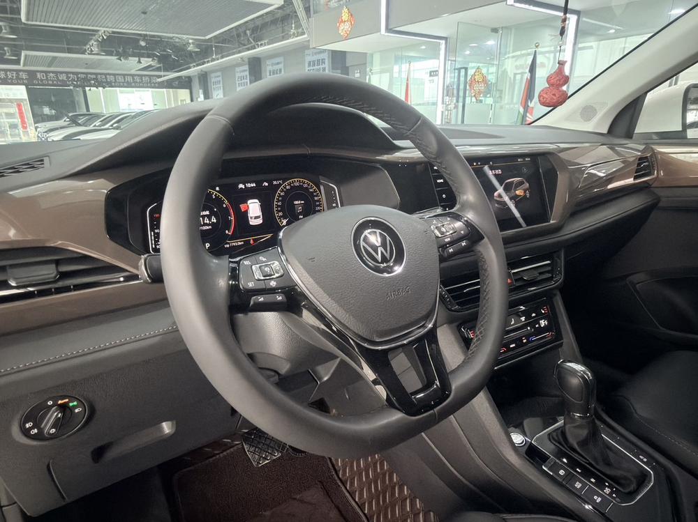 Volkswagen Tharu