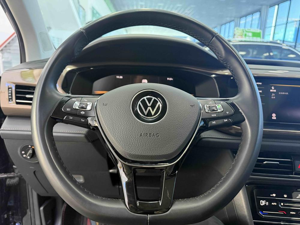 Volkswagen Tharu