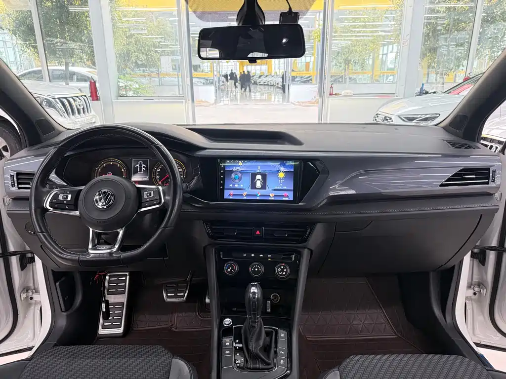 Volkswagen Tharu