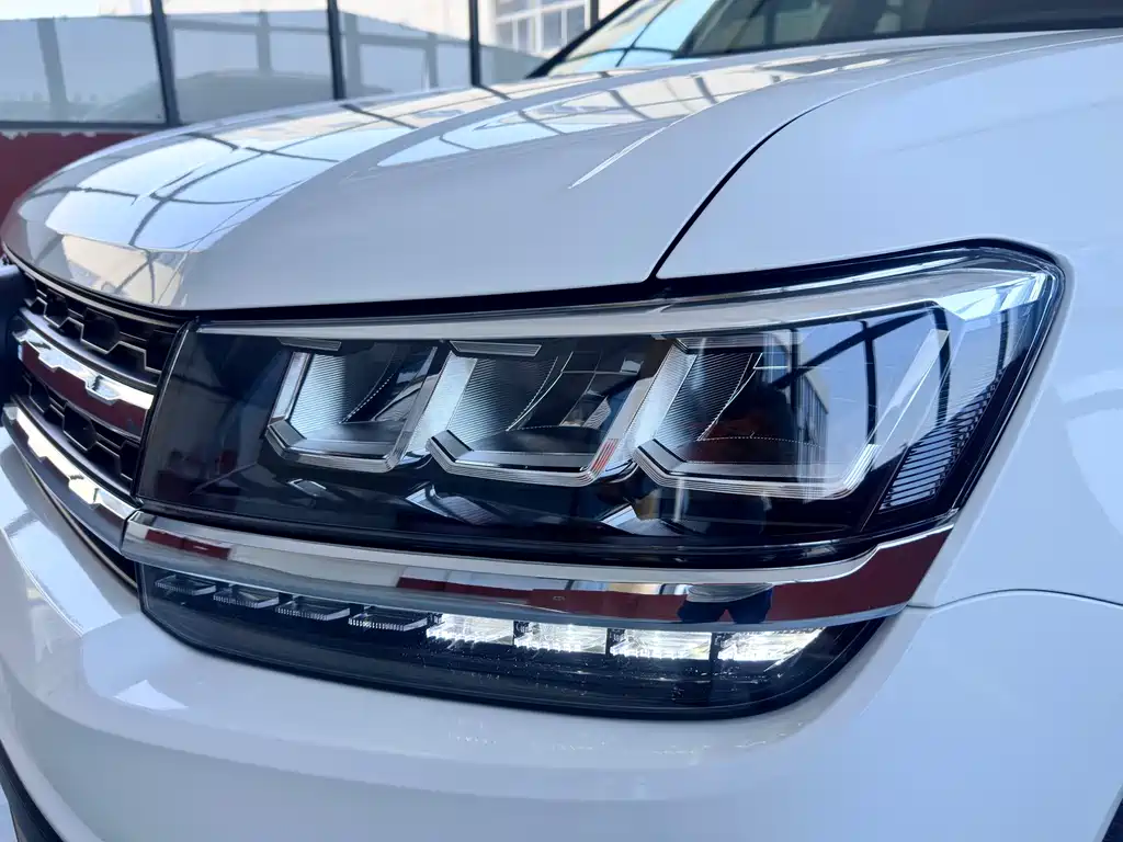 Volkswagen Tharu