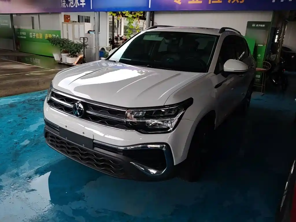 Volkswagen Tharu