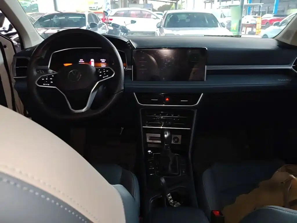 Volkswagen Tharu