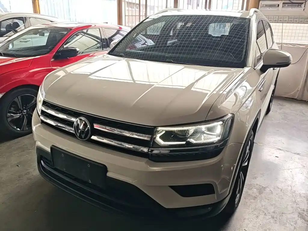 Volkswagen Tharu