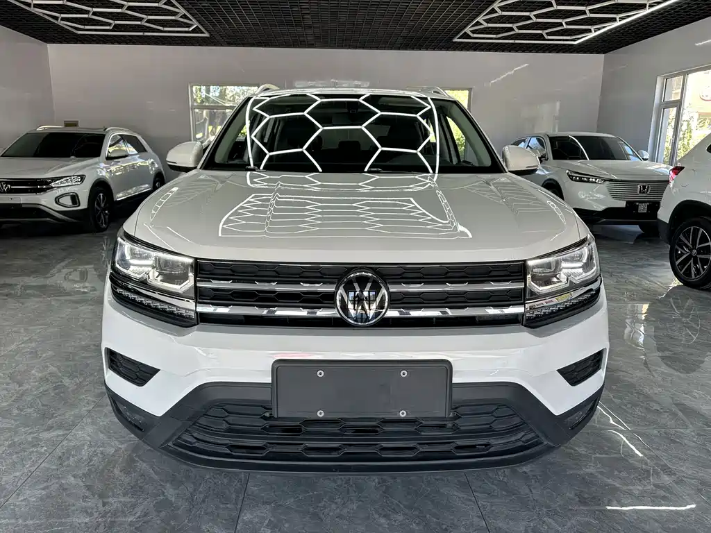 Volkswagen Tharu